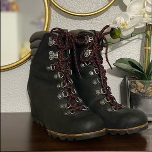 SOREL Conquest mid heel wedge boots